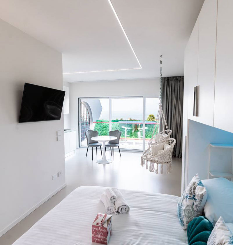 Soggiorno Suite Perla con vista lago appartamento a Desenzano del Garda